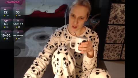 Snapshot of mrsluck chatting on 03/02/25, 07:45 Sasha online show from 03/02/25, 07:45