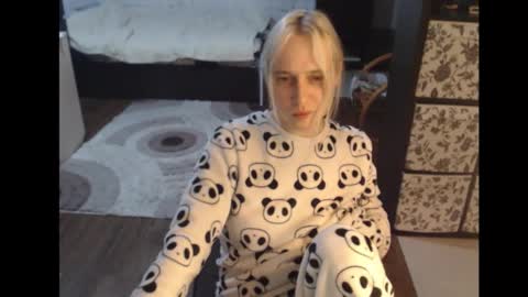 Sasha online show from 11/05/25, 02:22