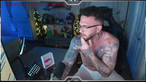 Snapshot of mrstr33tfr33k chatting on 02/28/25, 03:37 mrstr33tfr33k online show from 02/28/25, 03:37