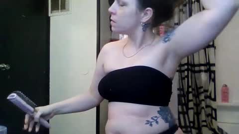 Snapshot of mrstxoxo4594 chatting on 09/21/25, 03:24 Mrstxoxo4594 online show from 09/21/25, 03:24