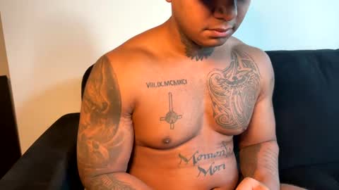 Snapshot of mrthickandfit chatting on 12/25/24, 04:11 Tatd and Fit online show from 12/25/24, 04:11