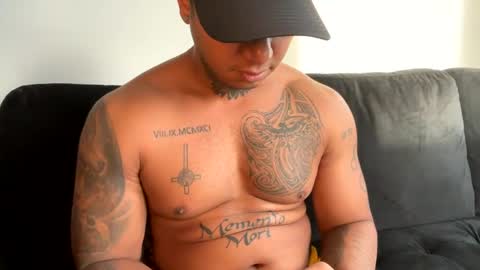 Snapshot of mrthickandfit chatting on 12/26/24, 06:22 Tatd and Fit online show from 12/26/24, 06:22