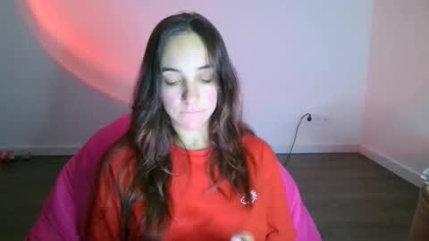 ms_sophiee online show from 12/01/25, 10:04