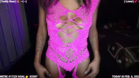 Snapshot of ms_waterworks chatting on 02/07/25, 04:27 DaPussyFairy online show from 02/07/25, 04:27