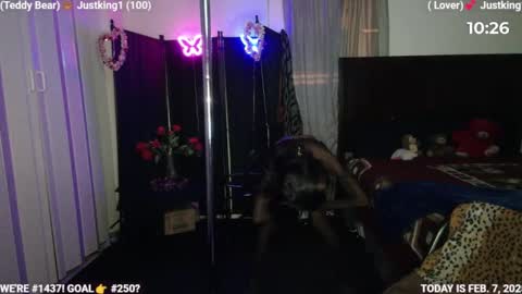 Snapshot of ms_waterworks chatting on 02/09/25, 06:11 DaPussyFairy online show from 02/09/25, 06:11