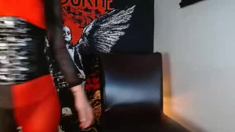 Snapshot of msvioletx chatting on 10/27/25, 06:06 MsVioletx online show from 10/27/25, 06:06