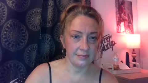 Snapshot of mswhitney618 chatting on 09/12/25, 08:47 mswhitney618 online show from 09/12/25, 08:47