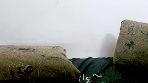 Snapshot of muhra chatting on 09/20/25, 09:16 ATHAR - online show from 09/20/25, 09:16