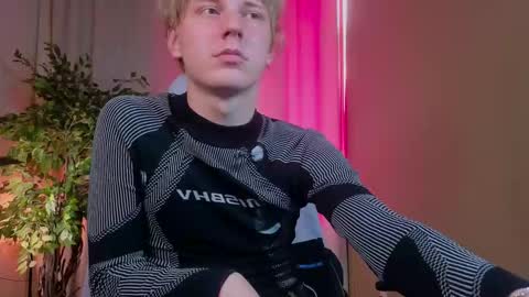 Muky online show from 09/30/25, 12:43