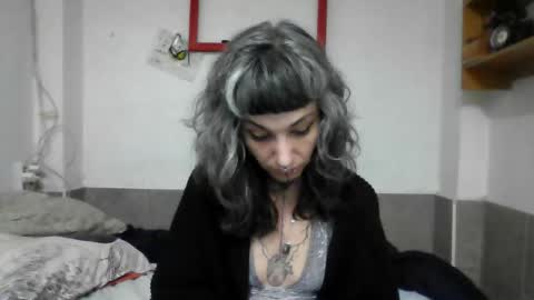 Snapshot of mulderandvalkyrie chatting on 10/23/25, 07:12 mulderandvalkyrie online show from 10/23/25, 07:12