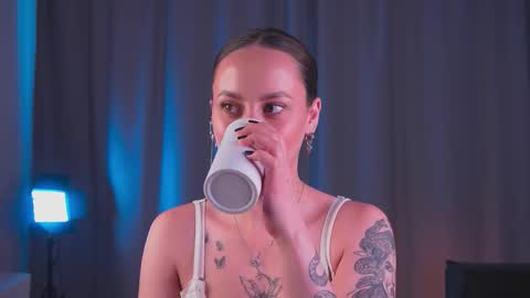 Kira online show from 10/06/25, 07:50