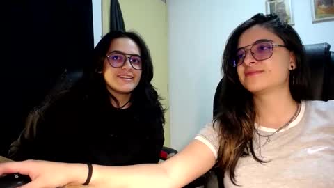 Snapshot of multiorgasmic_6 chatting on 10/07/25, 02:20 Dani and Alex online show from 10/07/25, 02:20