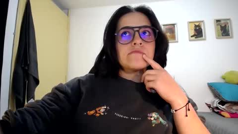 Dani and Alex online show from 10/10/25, 02:43