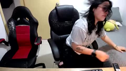 Dani and Alex online show from 10/30/25, 10:49