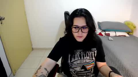 Dani and Alex online show from 11/04/25, 10:47