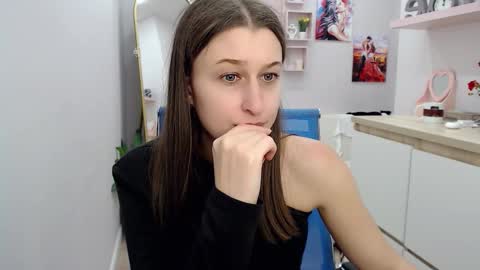 Snapshot of muriel_elvin chatting on 10/01/25, 10:21 muriel_elvin online show from 10/01/25, 10:21