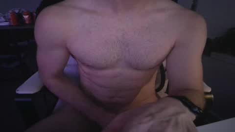 Snapshot of muscleedgernips chatting on 11/21/25, 08:35 muscleedgernips online show from 11/21/25, 08:35