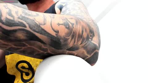 MuscleMonster31 online show from 10/13/25, 06:57