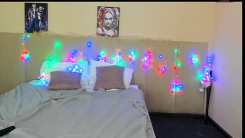 Snapshot of musclexxxbarbie chatting on 01/12/25, 08:25 Eva online show from 01/12/25, 08:25