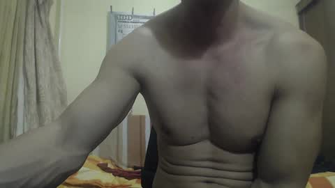 Snapshot of musculargod chatting on 12/04/24, 10:51 SexyMuscled online show from 12/04/24, 10:51
