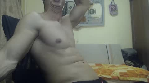 Snapshot of musculargod chatting on 12/18/24, 10:24 SexyMuscled online show from 12/18/24, 10:24