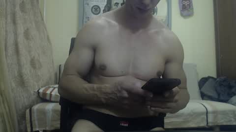 Snapshot of musculargod chatting on 12/20/24, 10:00 SexyMuscled online show from 12/20/24, 10:00