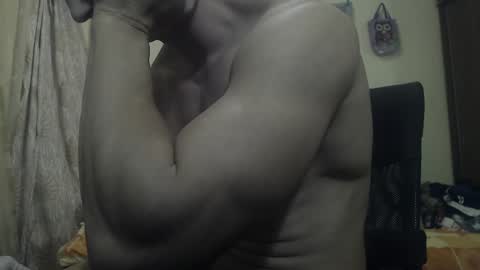 Snapshot of musculargod chatting on 12/28/24, 07:54 SexyMuscled online show from 12/28/24, 07:54