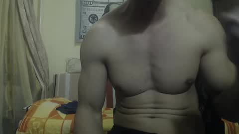 Snapshot of musculargod chatting on 01/16/25, 09:40 SexyMuscled online show from 01/16/25, 09:40