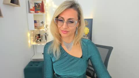 Diana online show from 12/14/24, 11:39