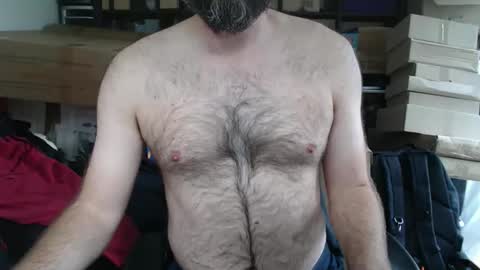 Snapshot of mushman87 chatting on 10/10/25, 01:32 Mushman online show from 10/10/25, 01:32