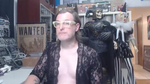 Muziknerd online show from 10/19/25, 11:00