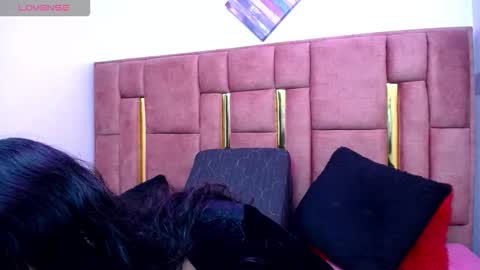 Snapshot of mxlvixje chatting on 10/16/25, 05:19 SOFIA online show from 10/16/25, 05:19