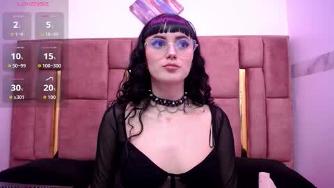 Snapshot of mxlvixje chatting on 11/08/25, 03:29 SOFIA online show from 11/08/25, 03:29