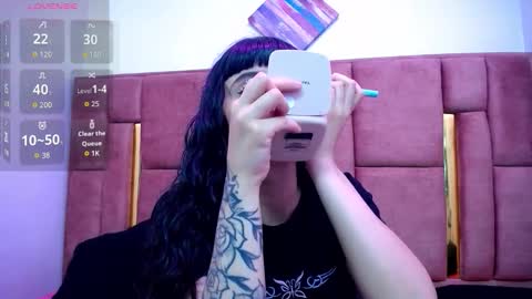 Snapshot of mxlvixje chatting on 11/12/25, 02:45 SOFIA online show from 11/12/25, 02:45