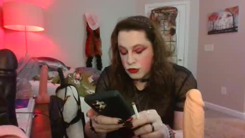 Snapshot of mxsissycharlotte chatting on 12/06/24, 10:19 Mx Charlotte online show from 12/06/24, 10:19