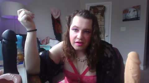Snapshot of mxsissycharlotte chatting on 02/21/25, 03:10 Mx Charlotte online show from 02/21/25, 03:10