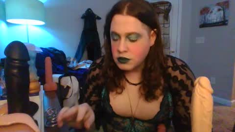 Snapshot of mxsissycharlotte chatting on 03/06/25, 01:05 Mx Charlotte online show from 03/06/25, 01:05