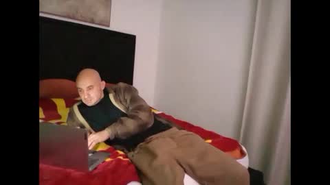 J online show from 11/23/25, 07:30