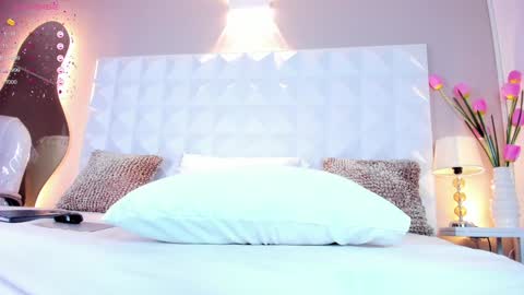 Mariana Evans online show from 12/04/24, 11:41