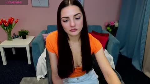 Ella online show from 10/15/25, 09:15