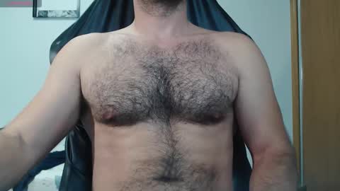 Snapshot of myhairymacho chatting on 10/16/25, 12:11 Juan  OF  myhairymacho online show from 10/16/25, 12:11