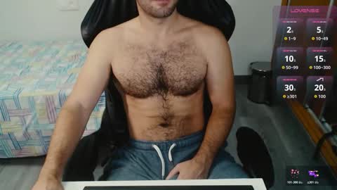 Snapshot of myhairymacho chatting on 10/26/25, 11:49 Juan  OF  myhairymacho online show from 10/26/25, 11:49