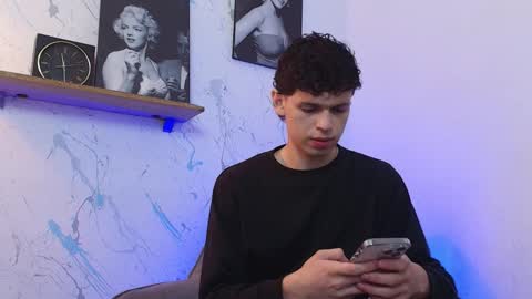 Mykel   online show from 10/16/25, 07:42