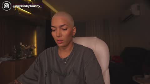 jacke BUNNY online show from 03/04/25, 02:27