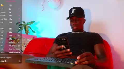 Snapshot of mylowallacee chatting on 02/21/25, 02:50 Mylo Wallace online show from 02/21/25, 02:50