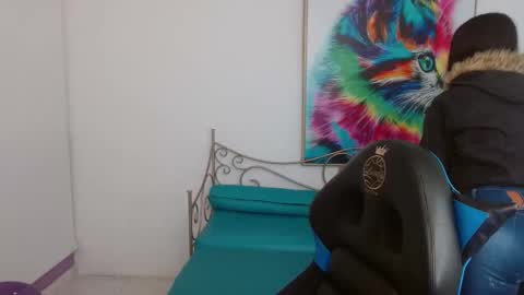 Milu 3 online show from 10/21/25, 08:42