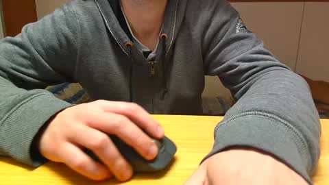 Snapshot of mysecr3tsins chatting on 01/05/25, 09:57 Ben online show from 01/05/25, 09:57