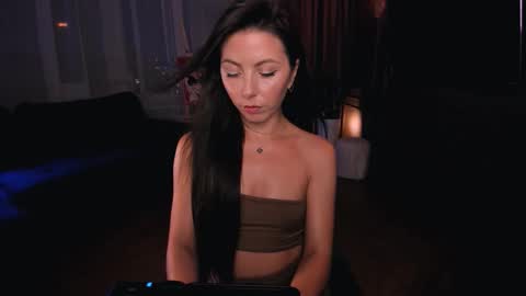 Maria  online show from 11/07/25, 12:10