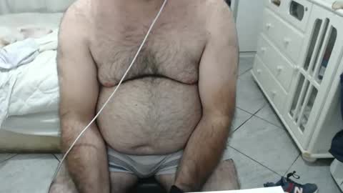 Snapshot of mysterbearmg chatting on 11/14/25, 01:37 mysterbearmg online show from 11/14/25, 01:37