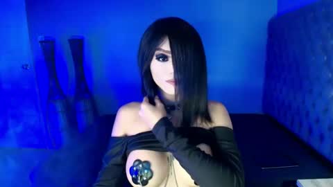 Snapshot of mysterious_fuckingbody chatting on 03/08/25, 04:12 queen nicole online show from 03/08/25, 04:12